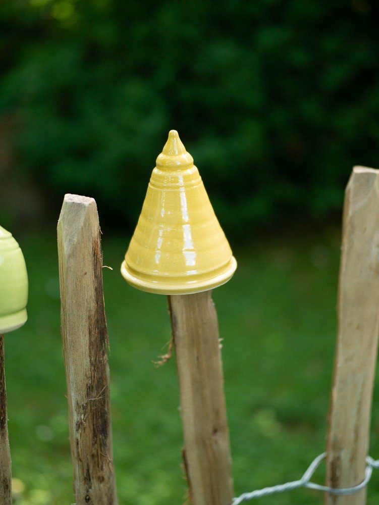 Gartenspitze,handgefertigt aus Keramik, ein Hingucker in Ihrem Garten,Auch schön als Geschenk für Gartenliebhaber - Keramikwerkstatt Johanna Brückner