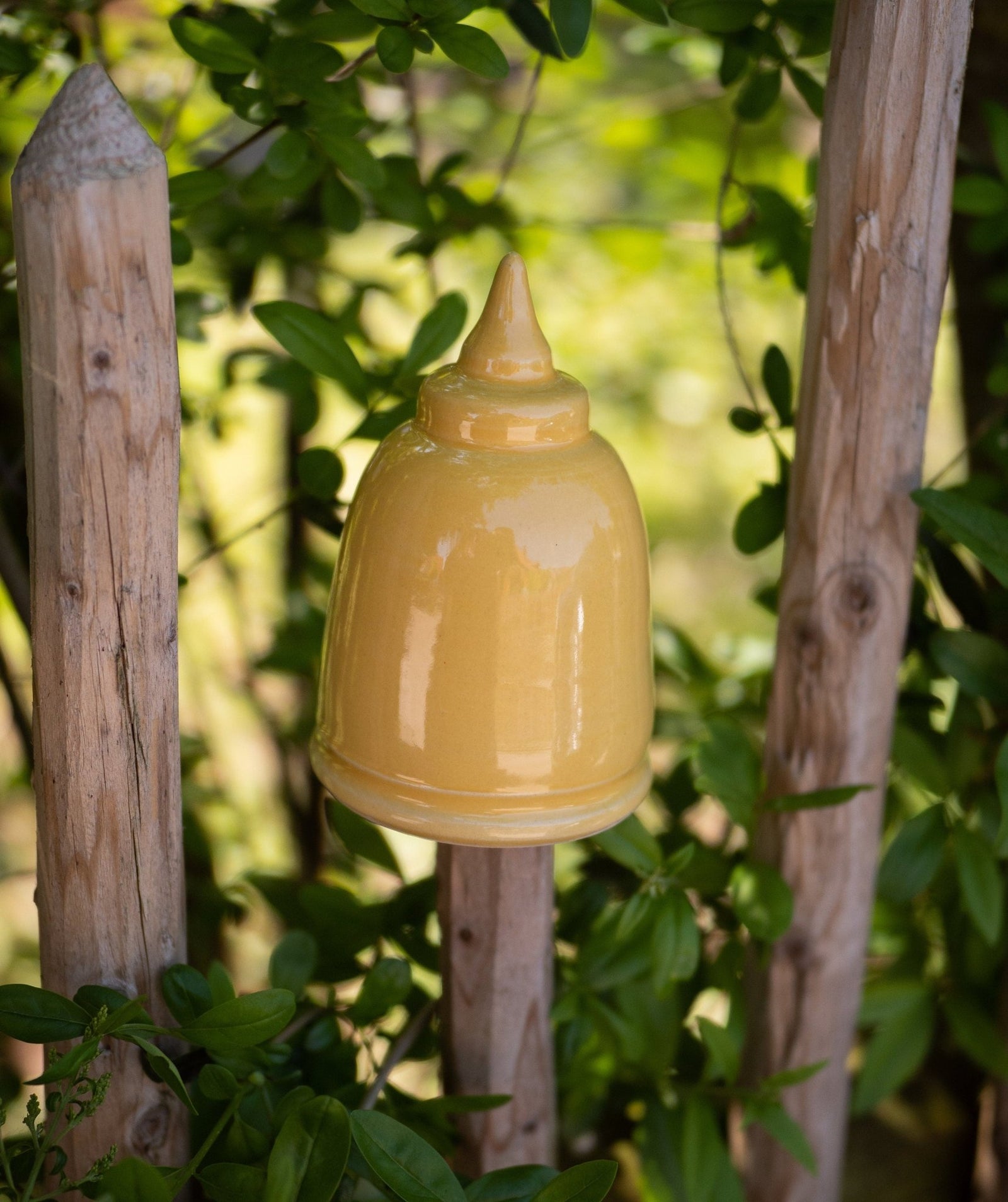 Handgefertigte gelbe Keramik - Gartenspitze – Dekospitze aus Keramik, ein schönes Geschenk für Gartenliebhaber - Keramikwerkstatt Johanna Brückner