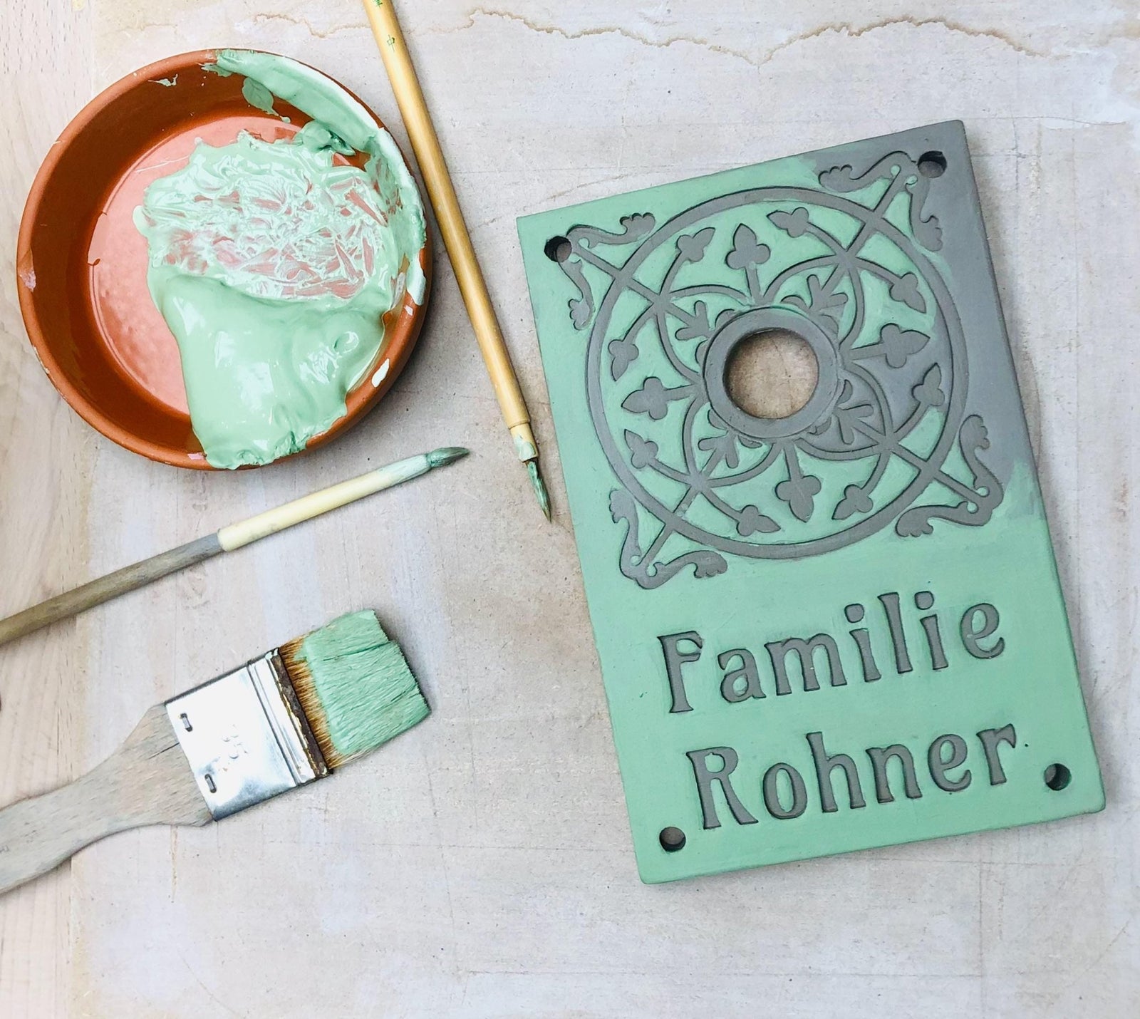 Handgefertigtes Keramik-Türschild – Namensschild (ca. 21×14 cm)