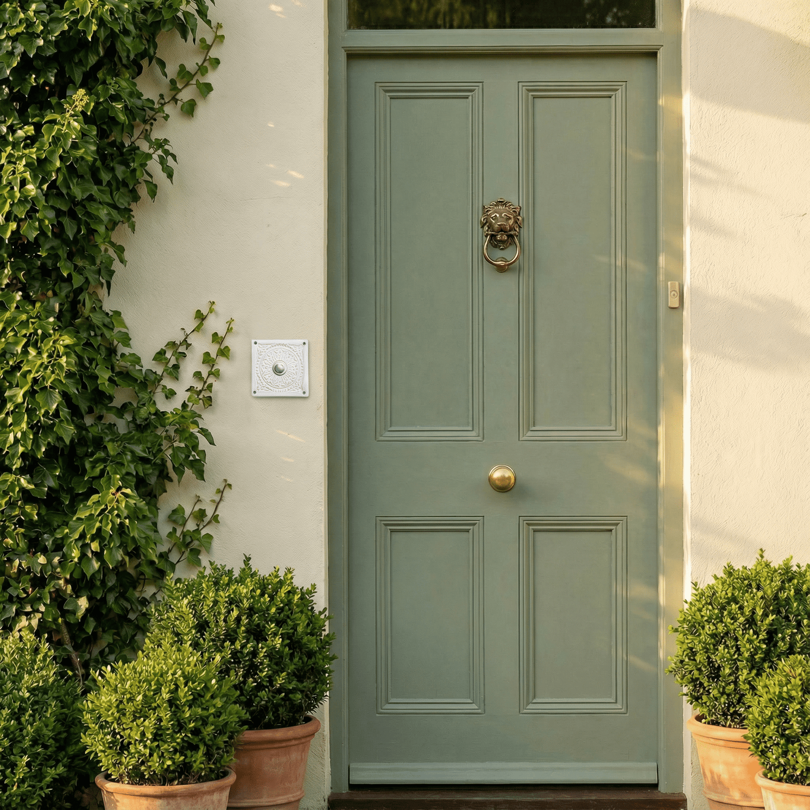 Robuste handgefertigte Keramik-Klingelplatte – ca 12×12 cm Maße? Siehe Beschreibung