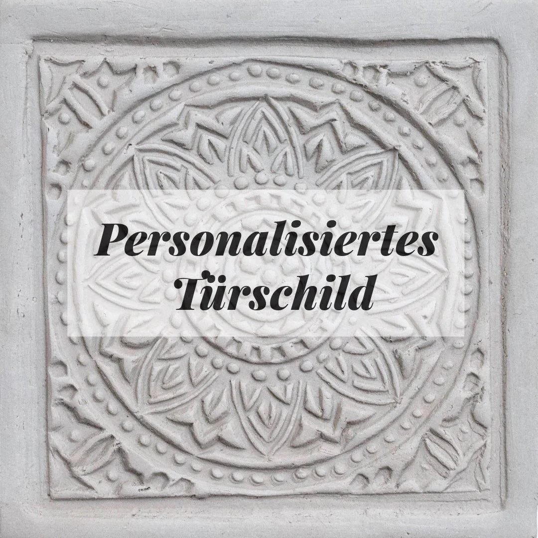 Quadratisches personalisiertes Türschild aus Stein mit mandalaartigem Muster