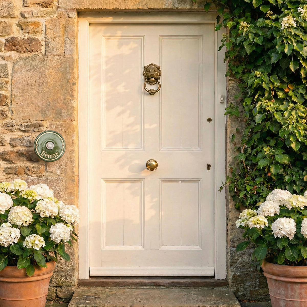 Handgefertigtes  Keramik-Klingelschild mit individueller Gravur, rund