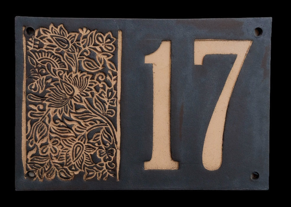 Handgefertigte Hausnummerntafel aus Keramik – Individuell & langlebig, Maße*siehe Beschreibung