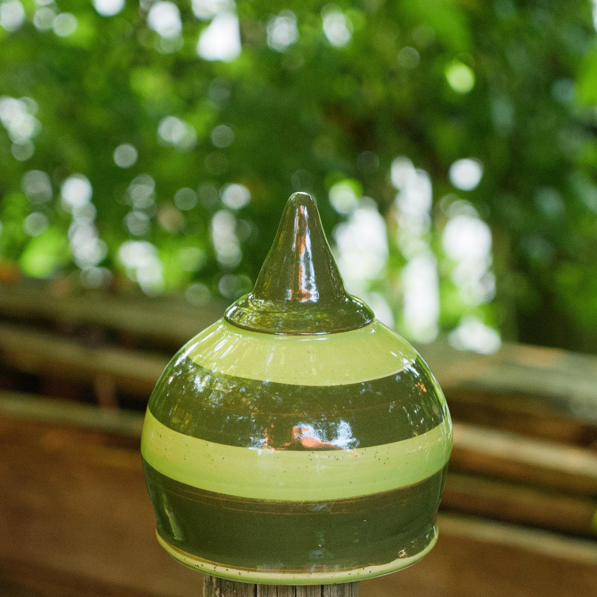 Beetstecker, Pfostenhocker h ca 12cm , Öffnung unten 5 - 6 cm, Grün Gestreift - Keramikwerkstatt Johanna Brückner