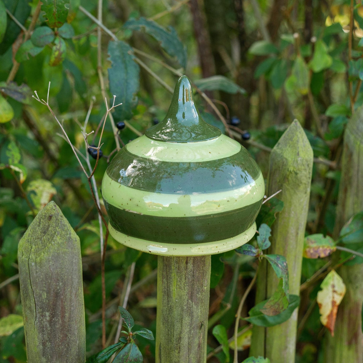 Beetstecker, Pfostenhocker h ca 12cm , Öffnung unten 5 - 6 cm, Grün Gestreift - Keramikwerkstatt Johanna Brückner