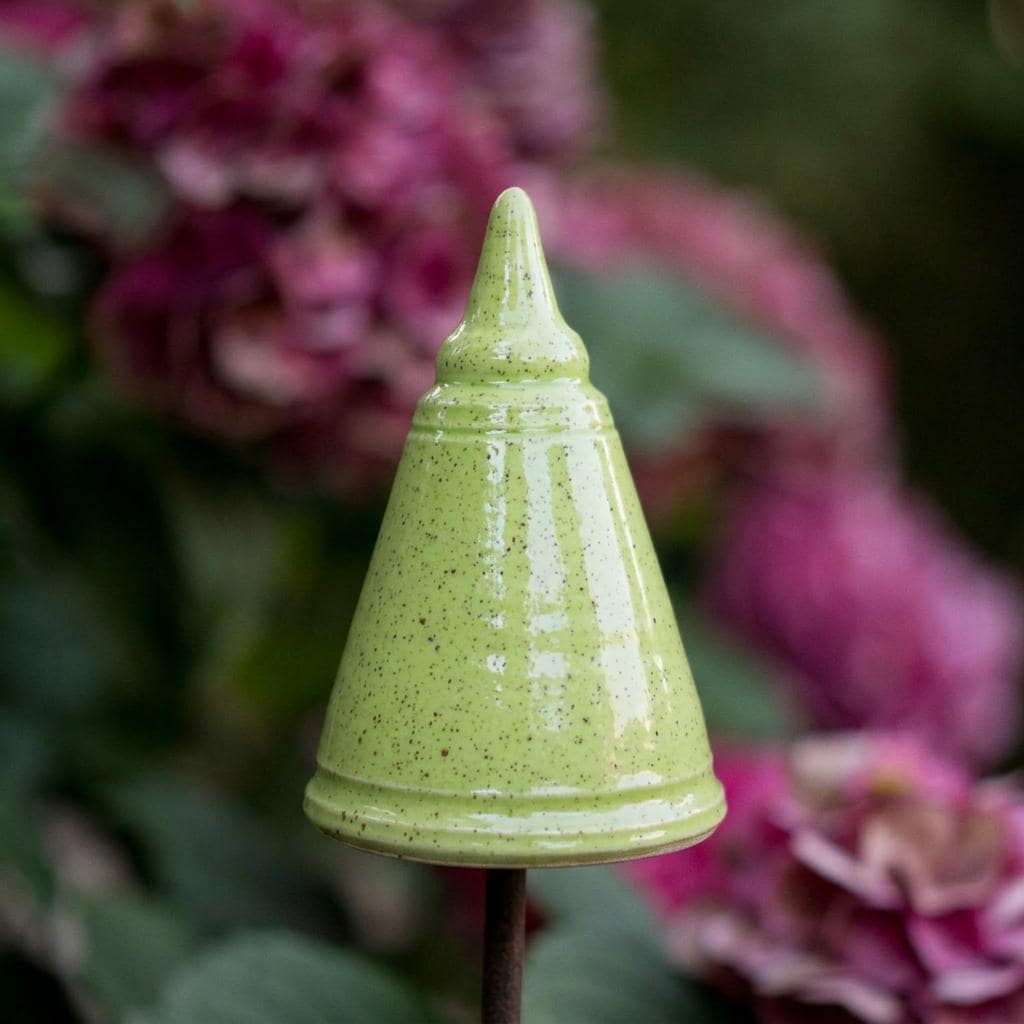 Gartenspitze grün mit Pünktchen ,handgefertigt aus Keramik, gerade Form - Keramikwerkstatt Johanna Brückner