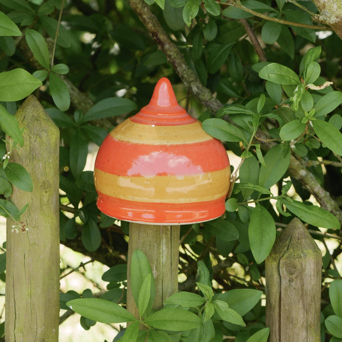 Handgefertigte Keramik - Gartenspitze – Beetstecker in Orange, dekorativer Gartenpfostenaufsatz ca. 12 cm hoch - Keramikwerkstatt Johanna Brückner
