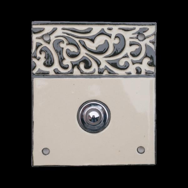 Elegante beige Keramiktürklingel mit dekorativem grauem Reliefband und Edelstahlknopf. Handgefertigt, langlebig und wetterfest – ein besonderer Blickfang für Ihren Eingangsbereich.