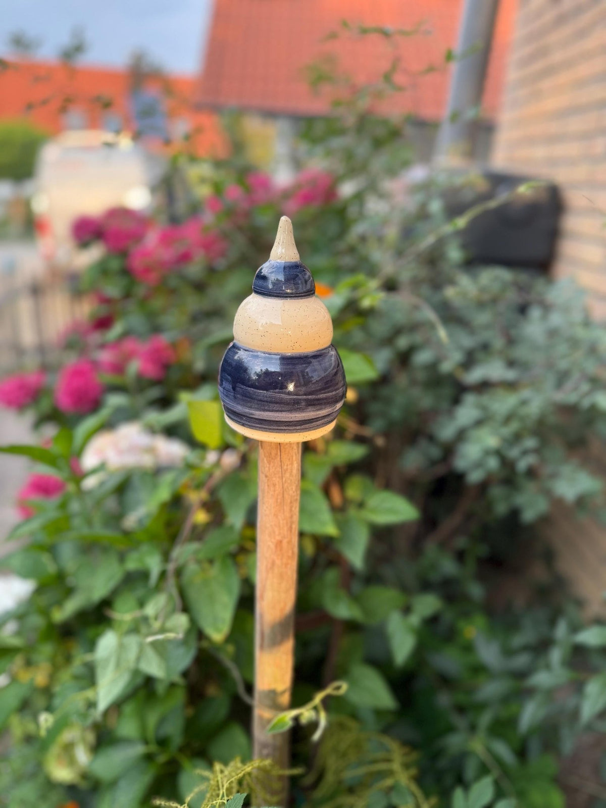 Handgefertigter Keramik - Beetstecker/Pfostenhocker in Blau, Höhe ca. 12 cm und Öffnung 2–3 cm – wetterfest - Keramikwerkstatt Johanna Brückner