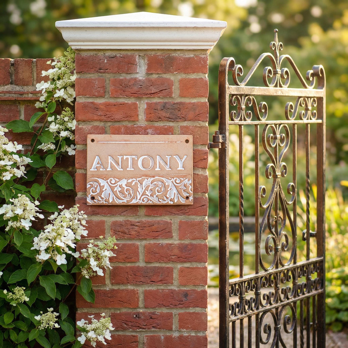 Handgefertigtes Keramik-Türschild , frostfest, Namensschild mit teilweise naturbelassener Oberfläche,teilweise glasiert