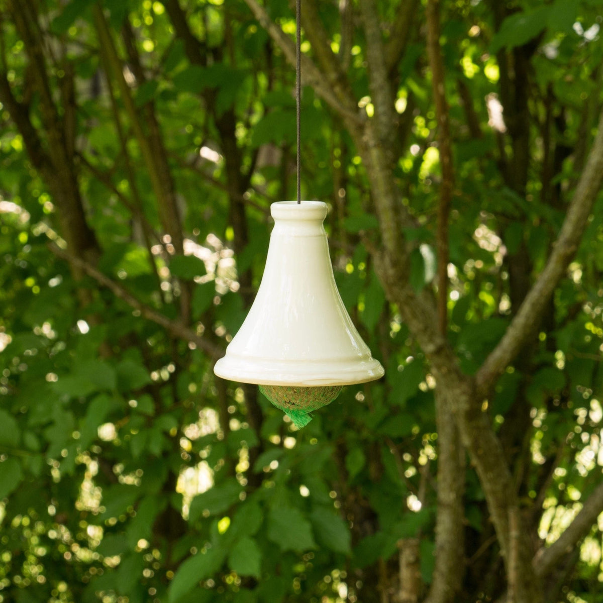 Handgefertigtes Meisenknödel - Dach aus Keramik – weiß, frostfest &amp; wetterbeständig - Keramikwerkstatt Johanna Brückner