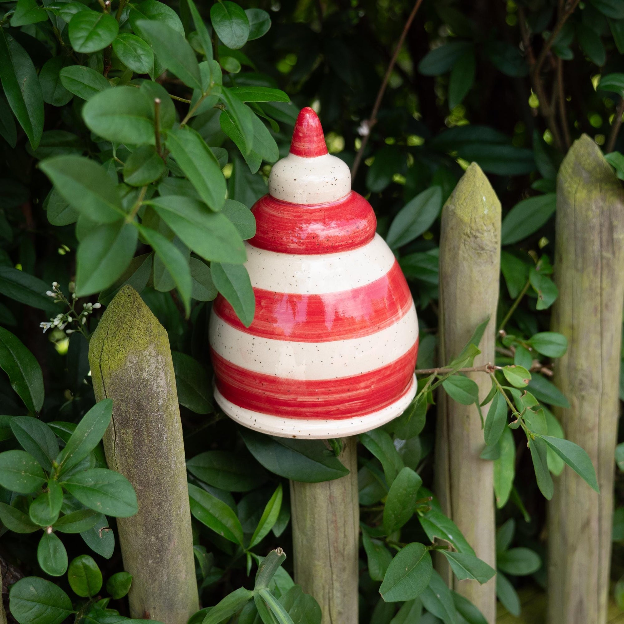BeetsteckerGartenstecker, Pfostenhocker h ca 12cm , Öffnung unten 5-6 cm, Rot/Weiß