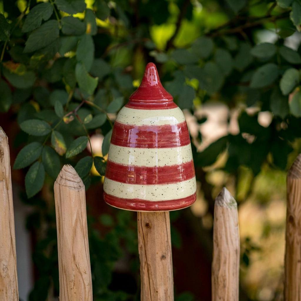 Handgefertigte aus Keramik – Rot-Weißer Beetstecker ca. 12 cm, 2.Wahl