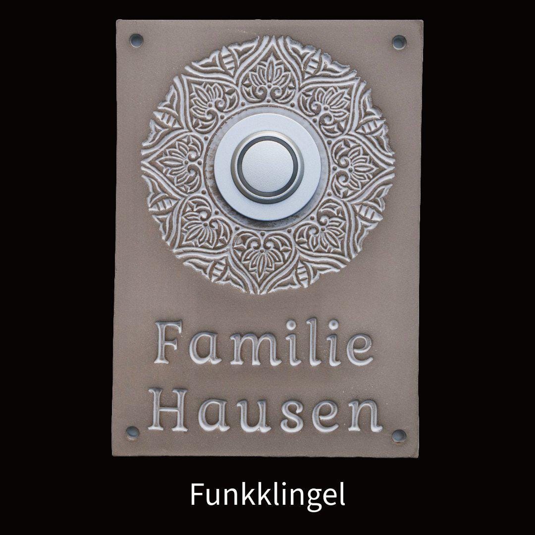 Namensschild aus Keramik auch mit Funkklingel ca 19x28 cm, grau - Handgefertigte Keramik - Individuelle Klingelplatten