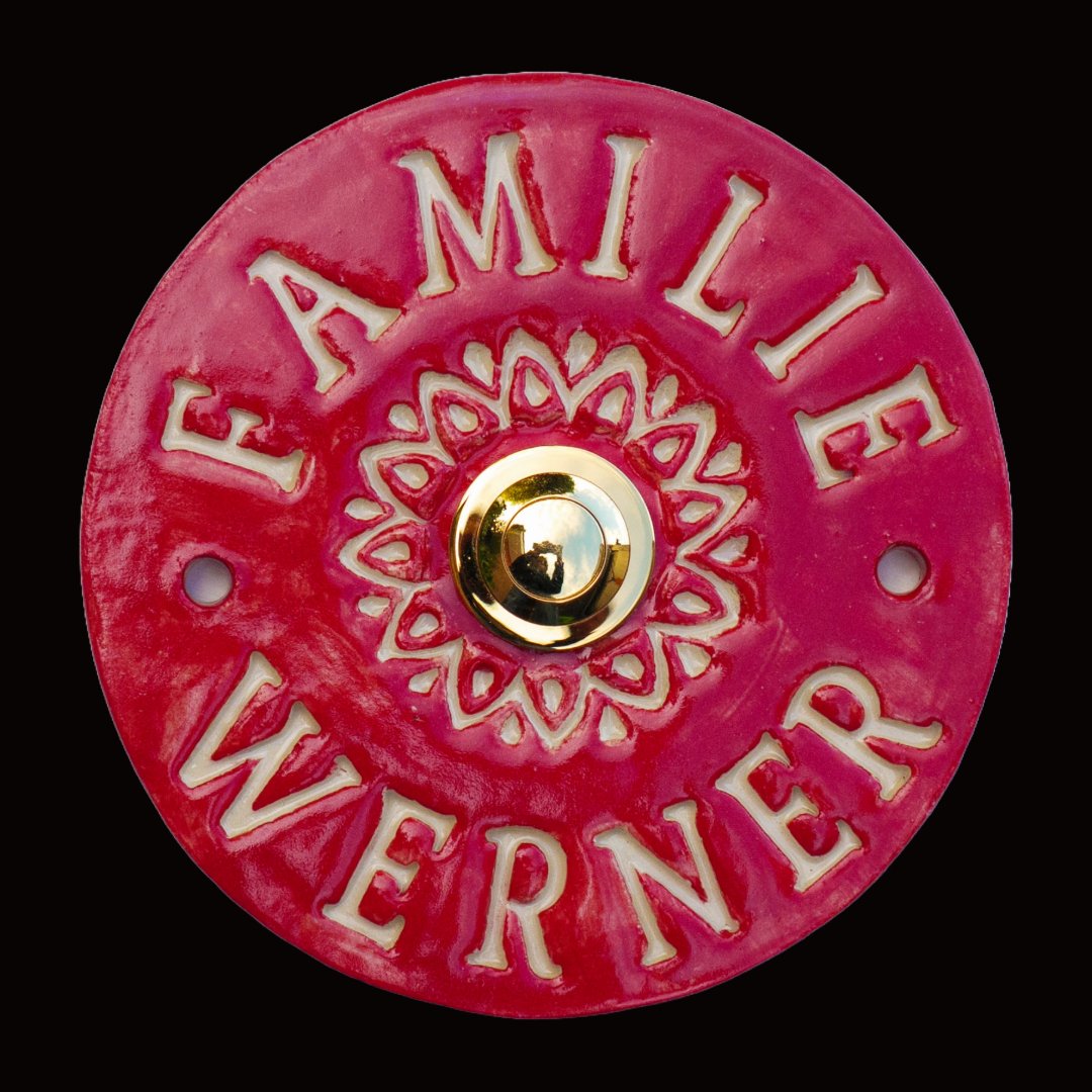 Elegantes Keramik-Türklingelschild Familie Werner in Rot mit goldenem Klingelknopf