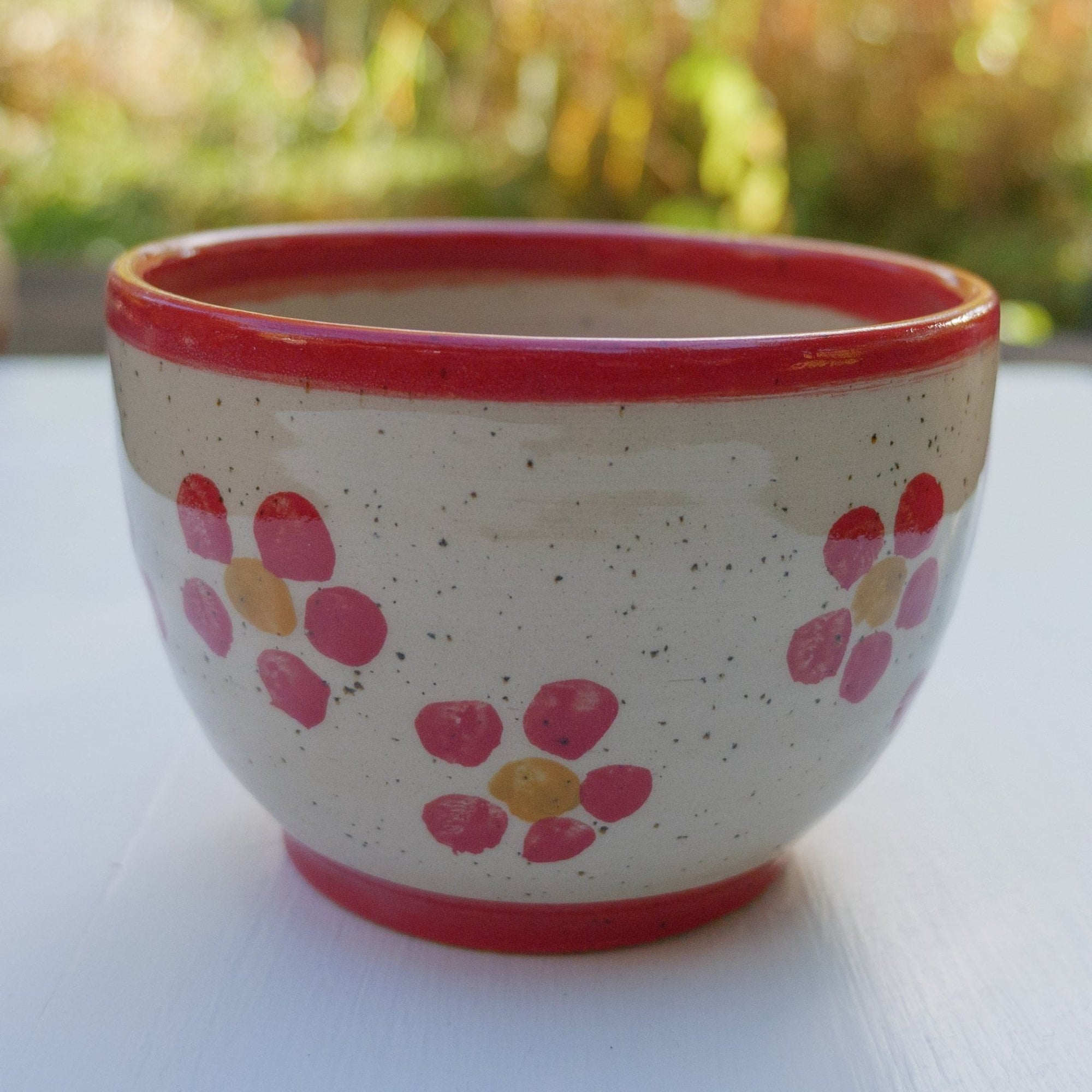 Becher,Teeschale mit Blumen H 7 cm, B 12 cm