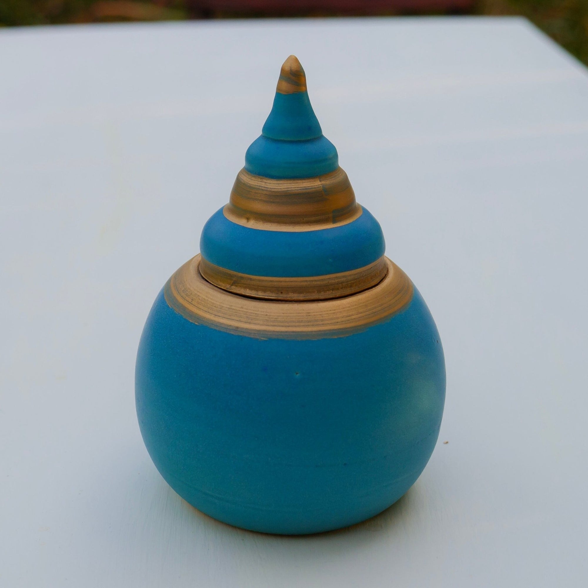 Dose aus Keramik, orientalische Form